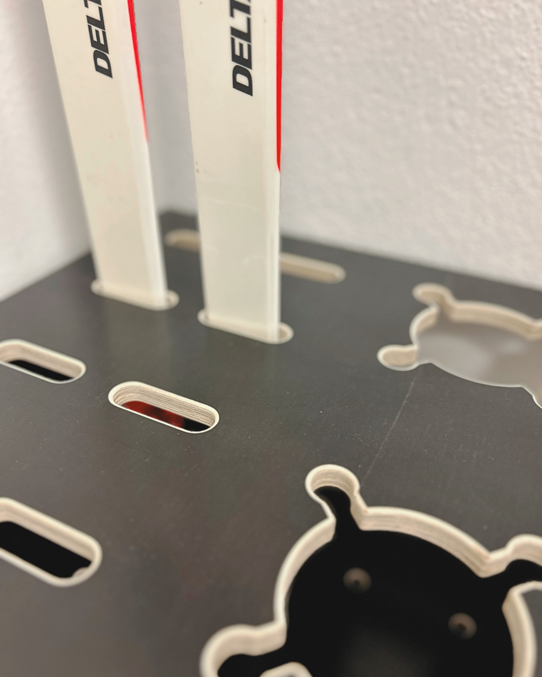 Kombinert Skistativ i tre for alpinski, langrennsski og staver