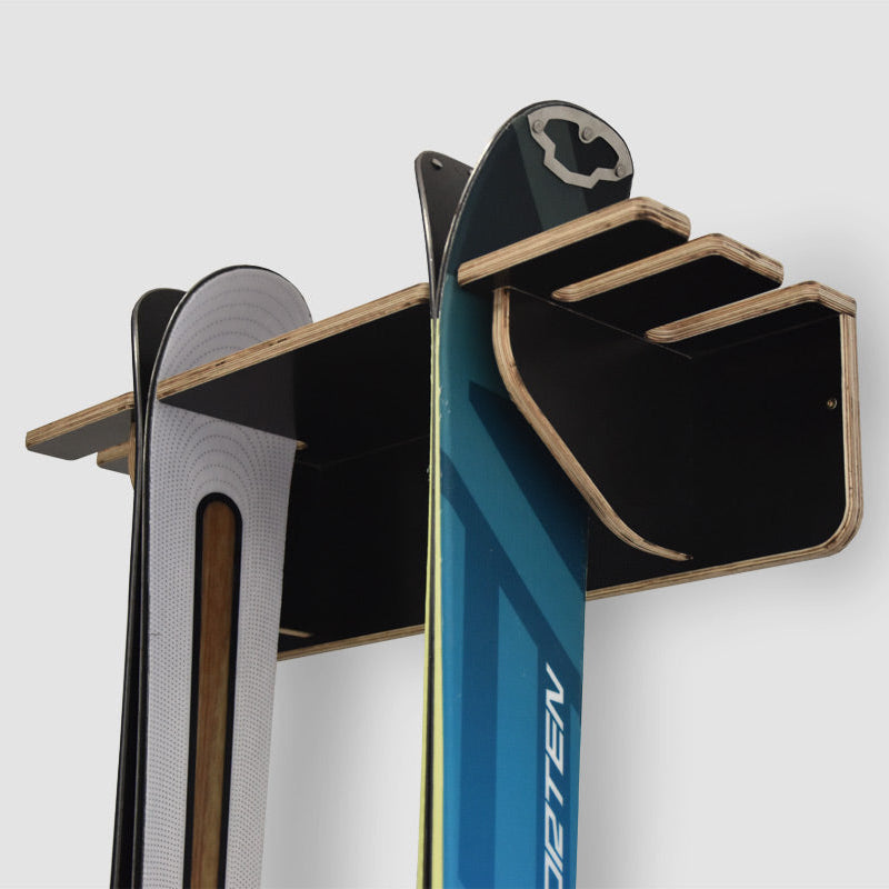 Veggholder for 2 par ski og staver