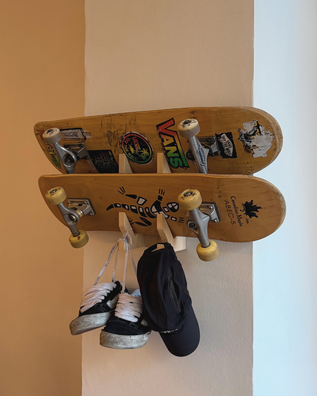 Veggfeste for 2 skateboard