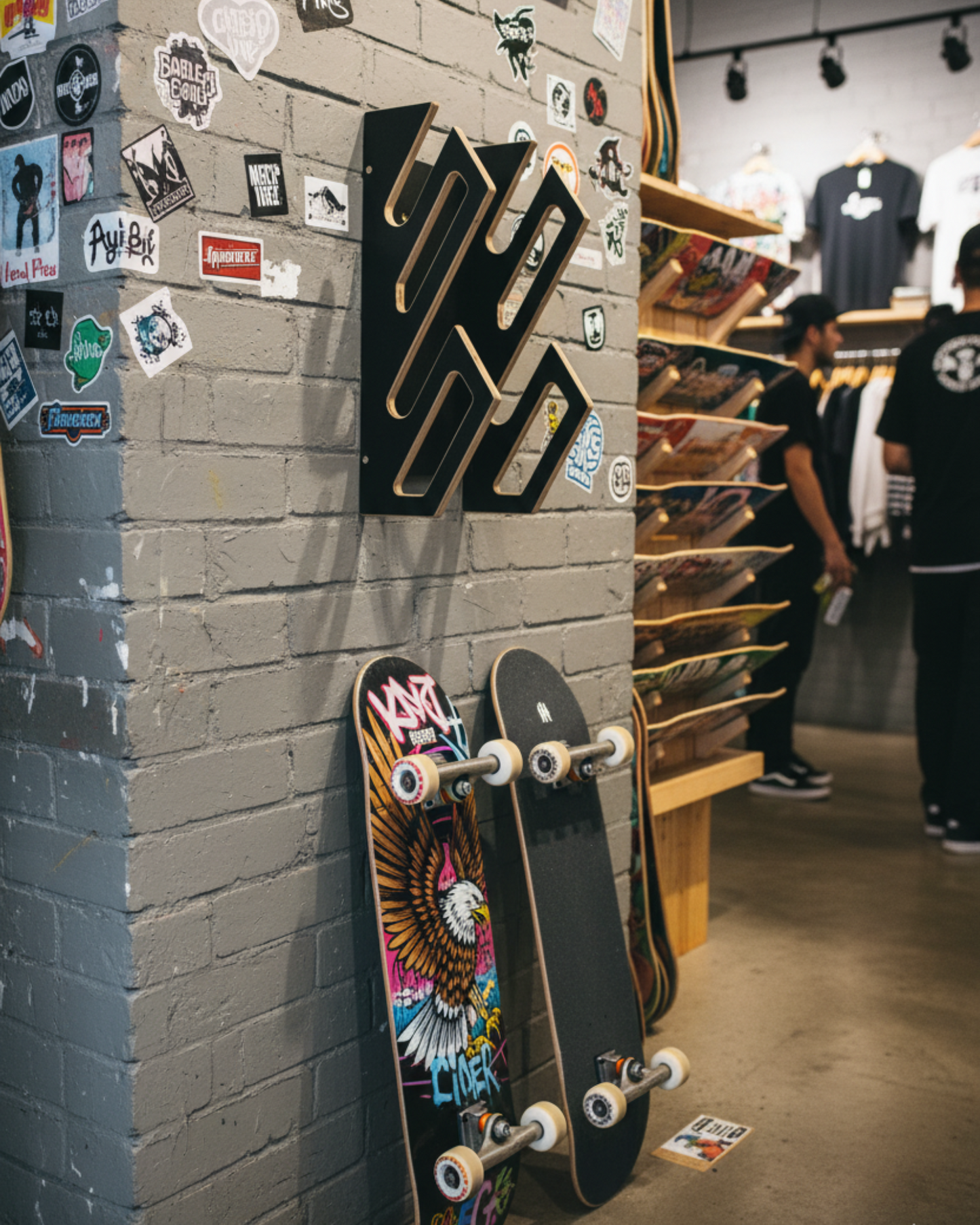 Veggholder for 2 snowboards eller skateboards