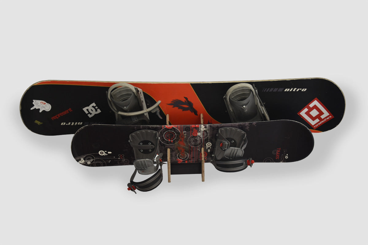 Veggholder for 2 snowboards eller skateboards