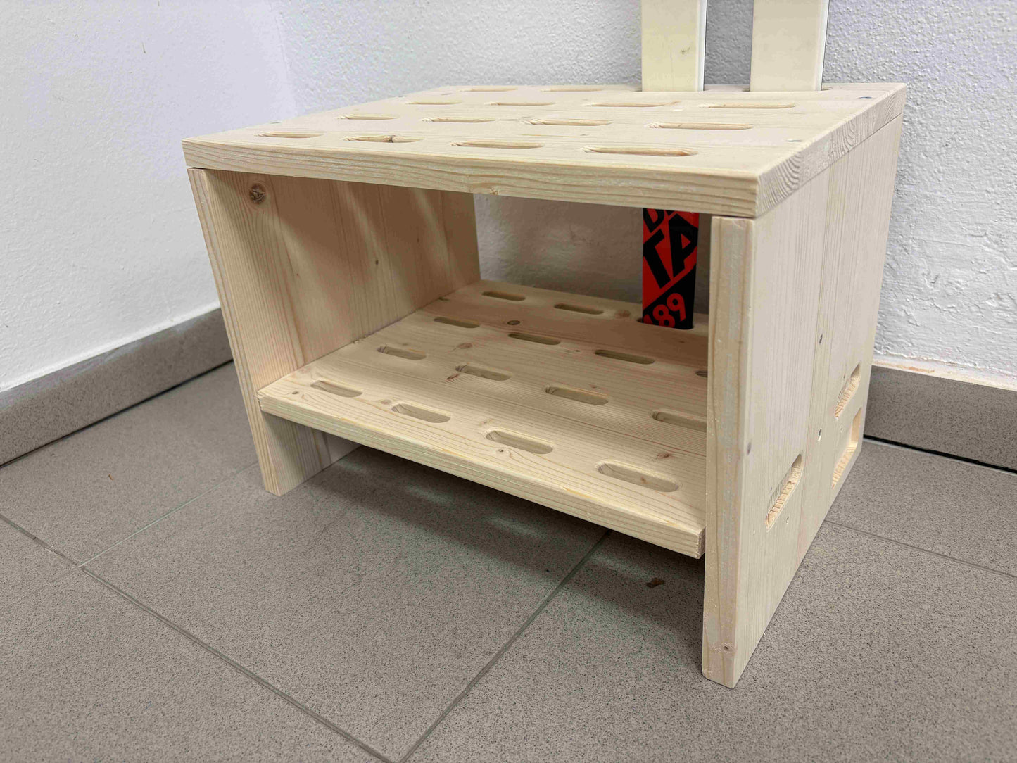 Skistativ i tre for 8 par langrennsski - Naturfarge