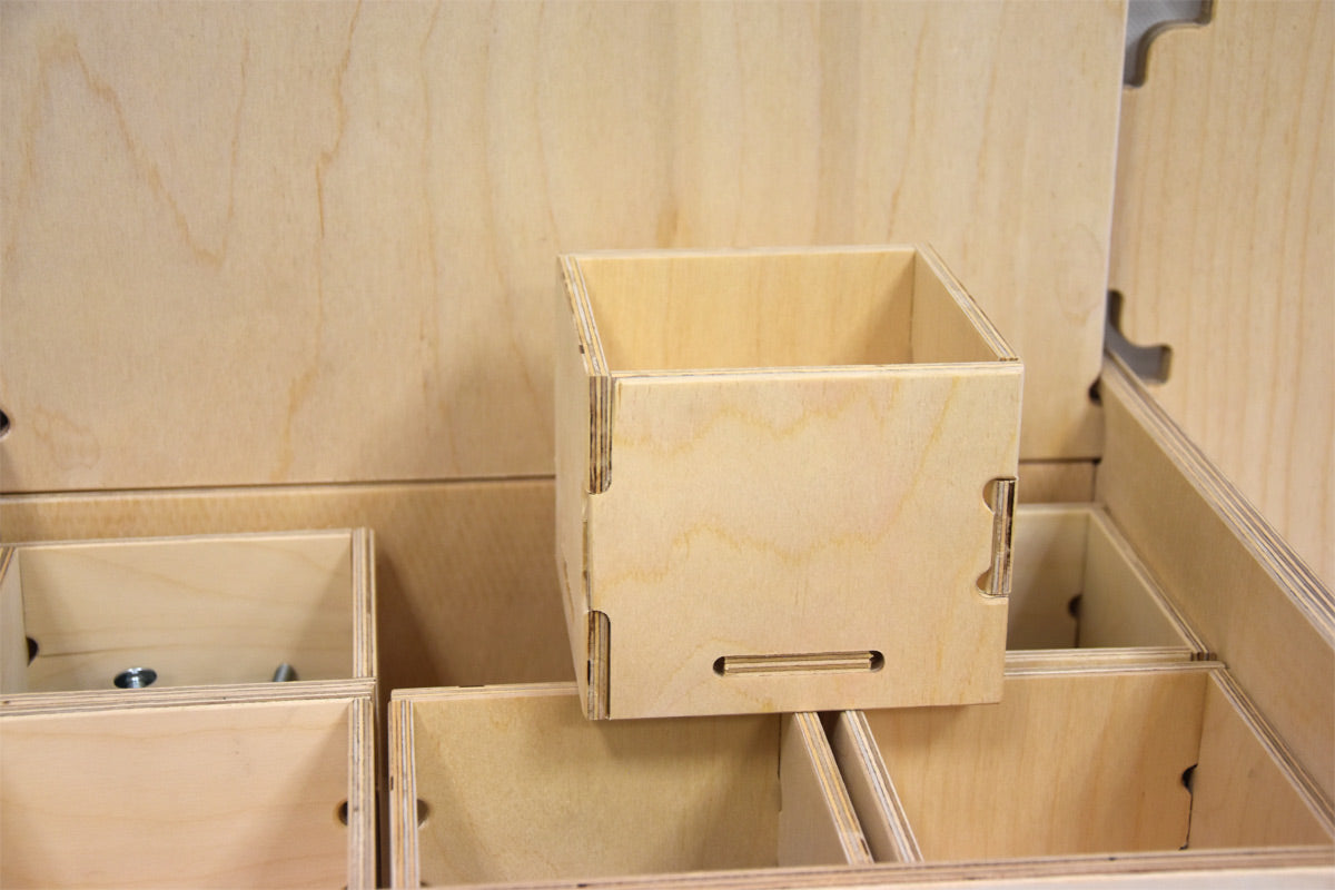 Hanging organizer with 6 boxes